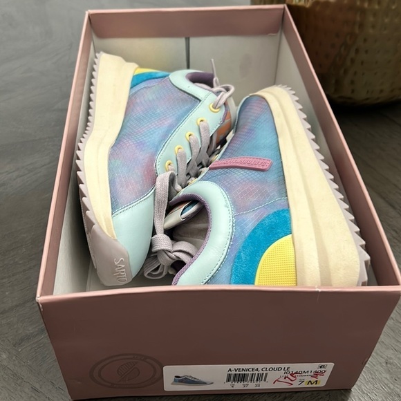 Franco Sarto Venice Sneaker in Cloud - Picture 2 of 11